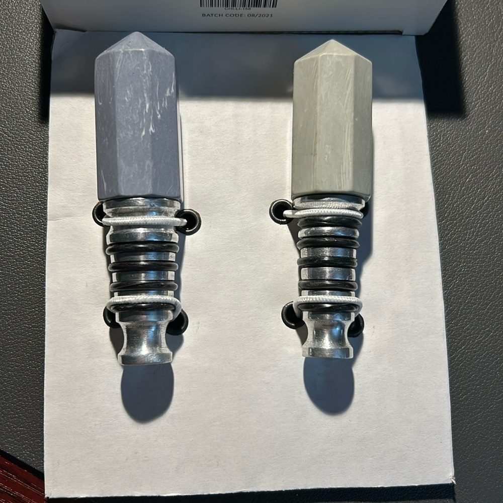 chic & tonic Wine Stoppers Set of 2 New in Box
